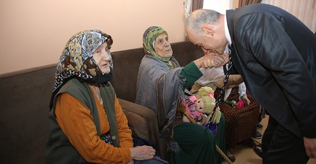 İzmir Yaşlı Bakım Evi